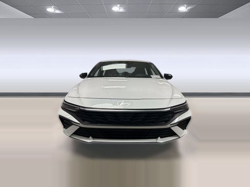 Used 2026 Hyundai Elantra Sport FWD image 5