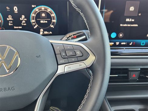 New 2026 Volkswagen Tiguan SE image 17