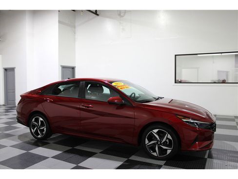 Used 2023 Hyundai Elantra SEL w/ Convenience Package image 1