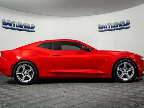 Used 2018 Chevrolet Camaro LT image 9