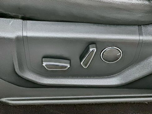 Used 2016 Ford F150 Lariat w/ Equipment Group 502A Luxury AWD/4WD image 22