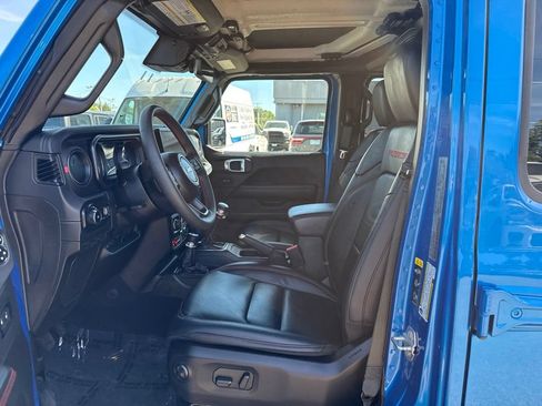 Used 2024 Jeep Wrangler Unlimited Rubicon w/ Technology Group AWD/4WD image 18