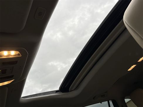 Used 2023 Toyota Highlander XSE image 22