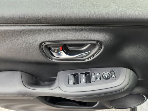 Used 2023 Honda HR-V LX image 16