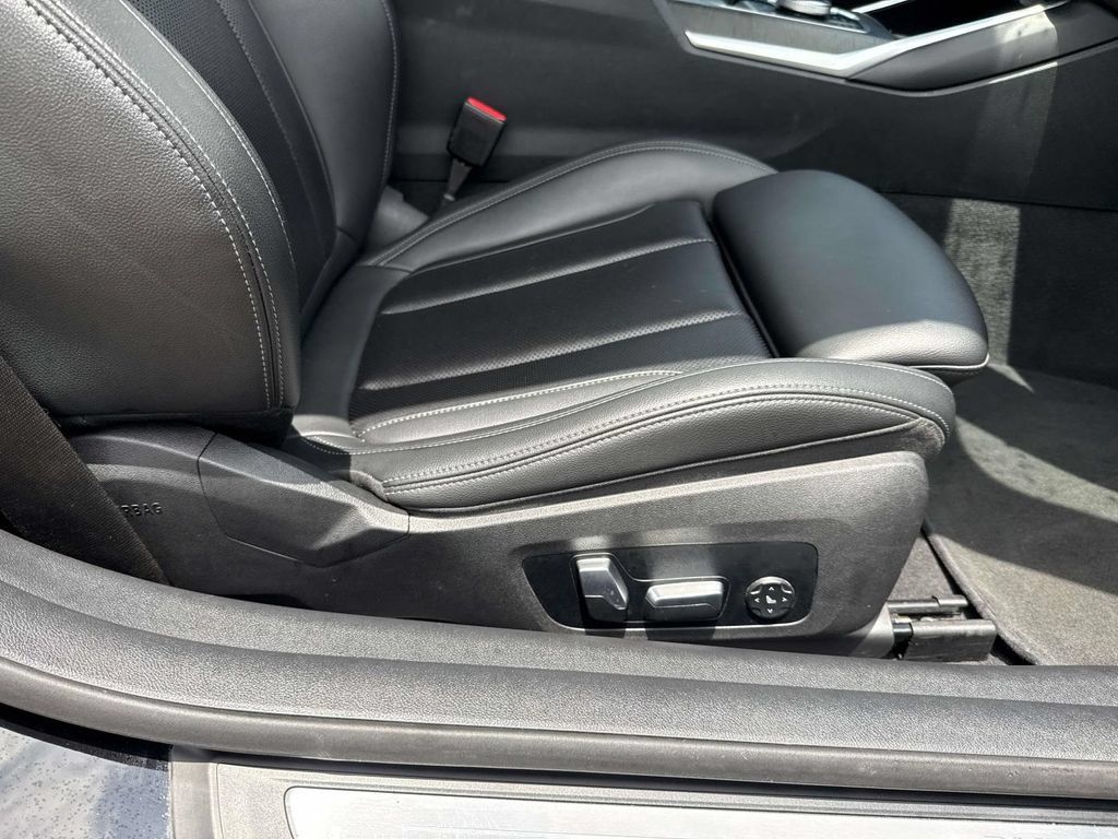 Used 2024 BMW 430i Convertible RWD image 12