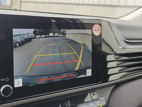 Used 2025 Toyota Camry LE FWD image 32