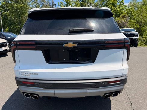 Used 2025 Chevrolet Traverse LT w/ Enhanced Driving Package FWD image 5