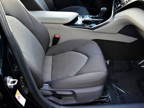 Used 2018 Toyota Camry LE w/ Audio Package image 15