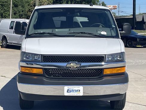 Used 2025 Chevrolet Express 3500 LT w/ LT Preferred Equipment Group RWD image 6