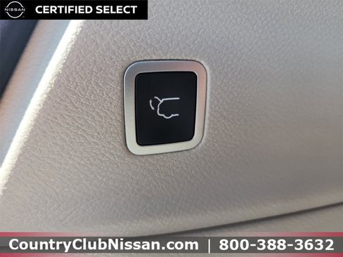 Used 2024 Chrysler Pacifica Touring-L image 30