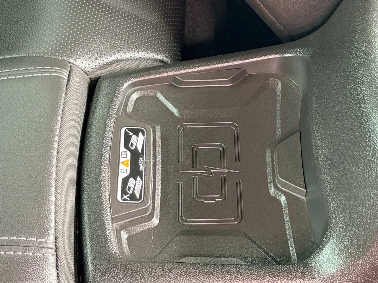 Used 2018 Chevrolet Camaro SS RWD image 24