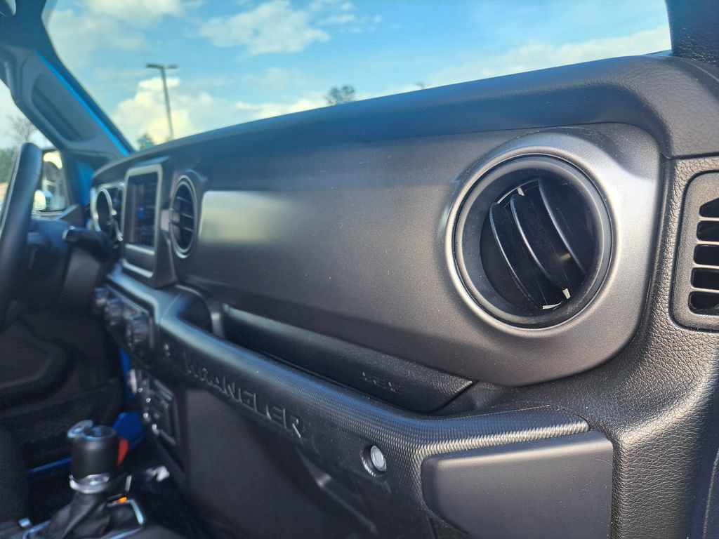 Used 2023 Jeep Wrangler Unlimited Sport AWD/4WD image 32