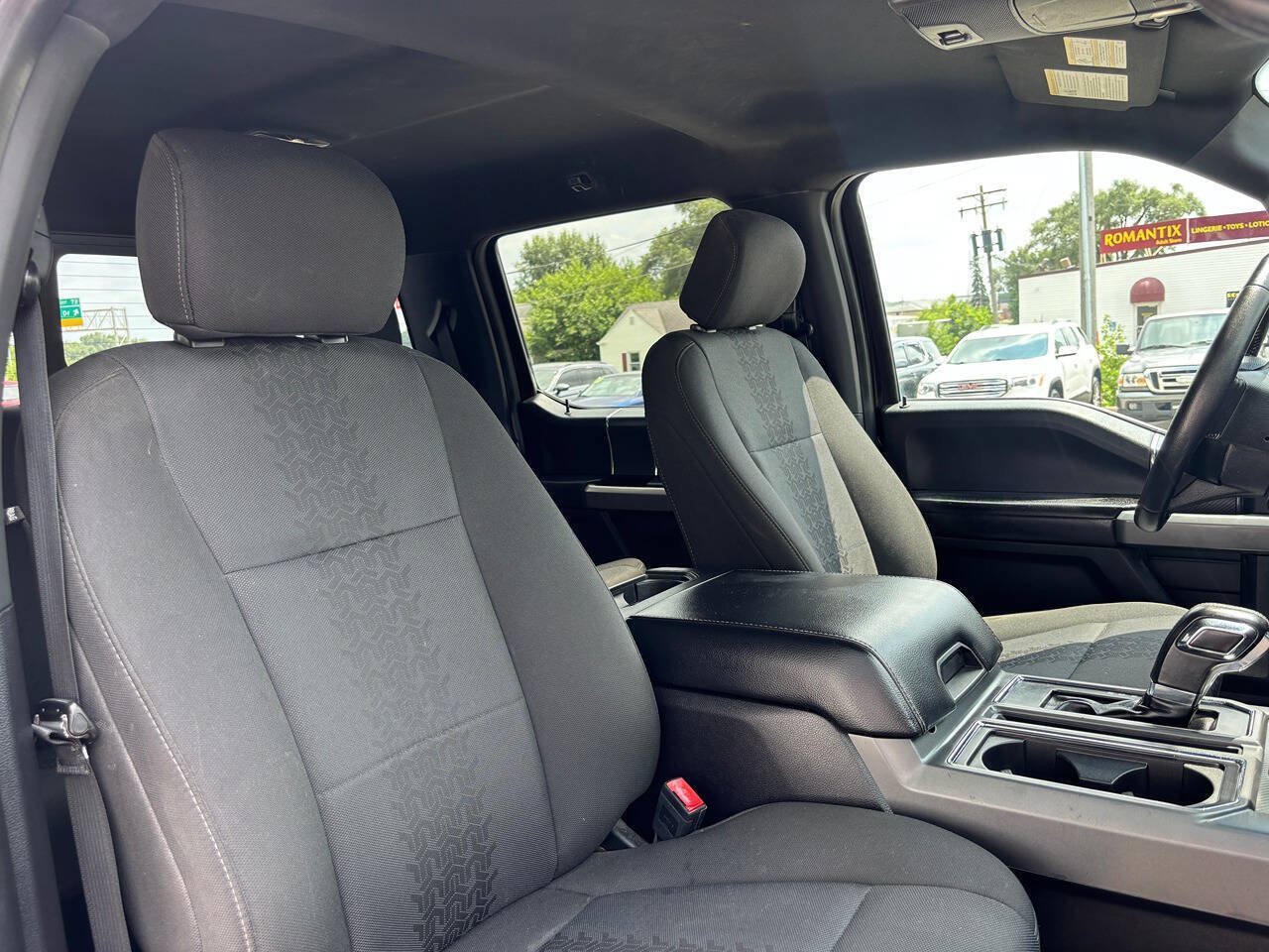 Used 2018 Ford F150 XLT w/ Equipment Group 302A Luxury AWD/4WD image 27