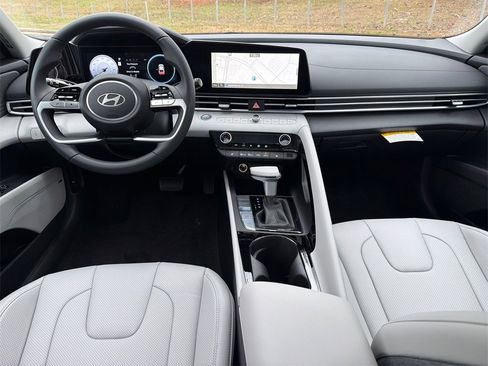 New 2026 Hyundai Elantra Limited image 22
