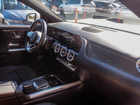 Used 2021 Mercedes-Benz GLA 35 AMG 4MATIC image 16