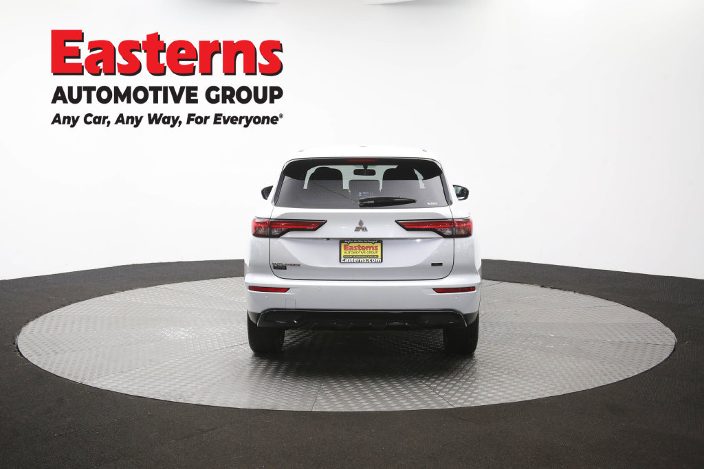 Used 2023 Mitsubishi Outlander SE Black Edition AWD/4WD image 38