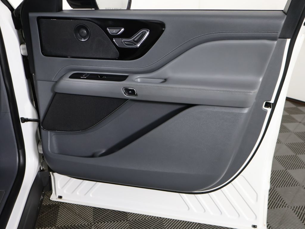 Used 2021 Lincoln Aviator Reserve RWD image 27