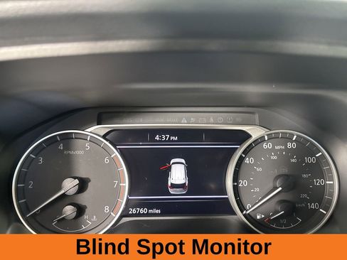 Used 2025 Nissan Rogue S image 12