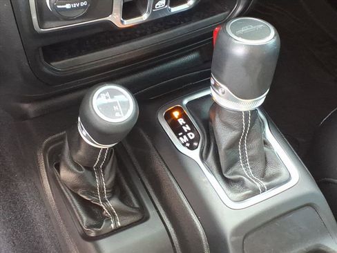 Used 2022 Jeep Gladiator Overland w/ Popular Equipment Package image 27