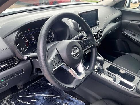 Used 2024 Nissan Sentra SV FWD image 17