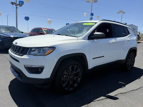 Used 2021 Jeep Compass Latitude AWD/4WD image 9