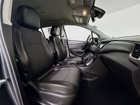 Used 2018 Chevrolet Trax LT w/ LT Convenience Package image 26