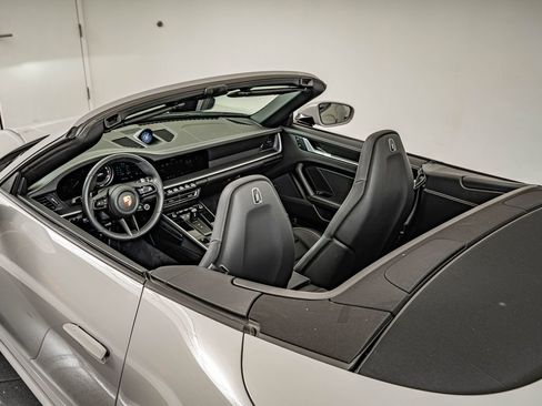 Used 2024 Porsche 911 Carrera S RWD image 31