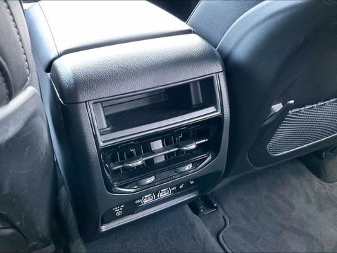Used 2024 Jeep Grand Cherokee Limited w/ Black Appearance Package RWD image 33