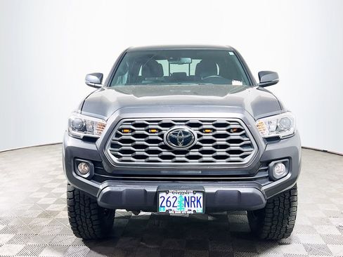 Certified 2022 Toyota Tacoma TRD Off-Road AWD/4WD image 3