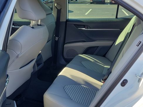 Used 2023 Toyota Camry SE image 13