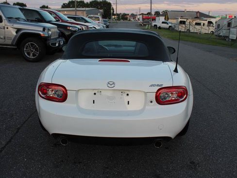 Used 2014 MAZDA MX-5 Miata Sport RWD image 6