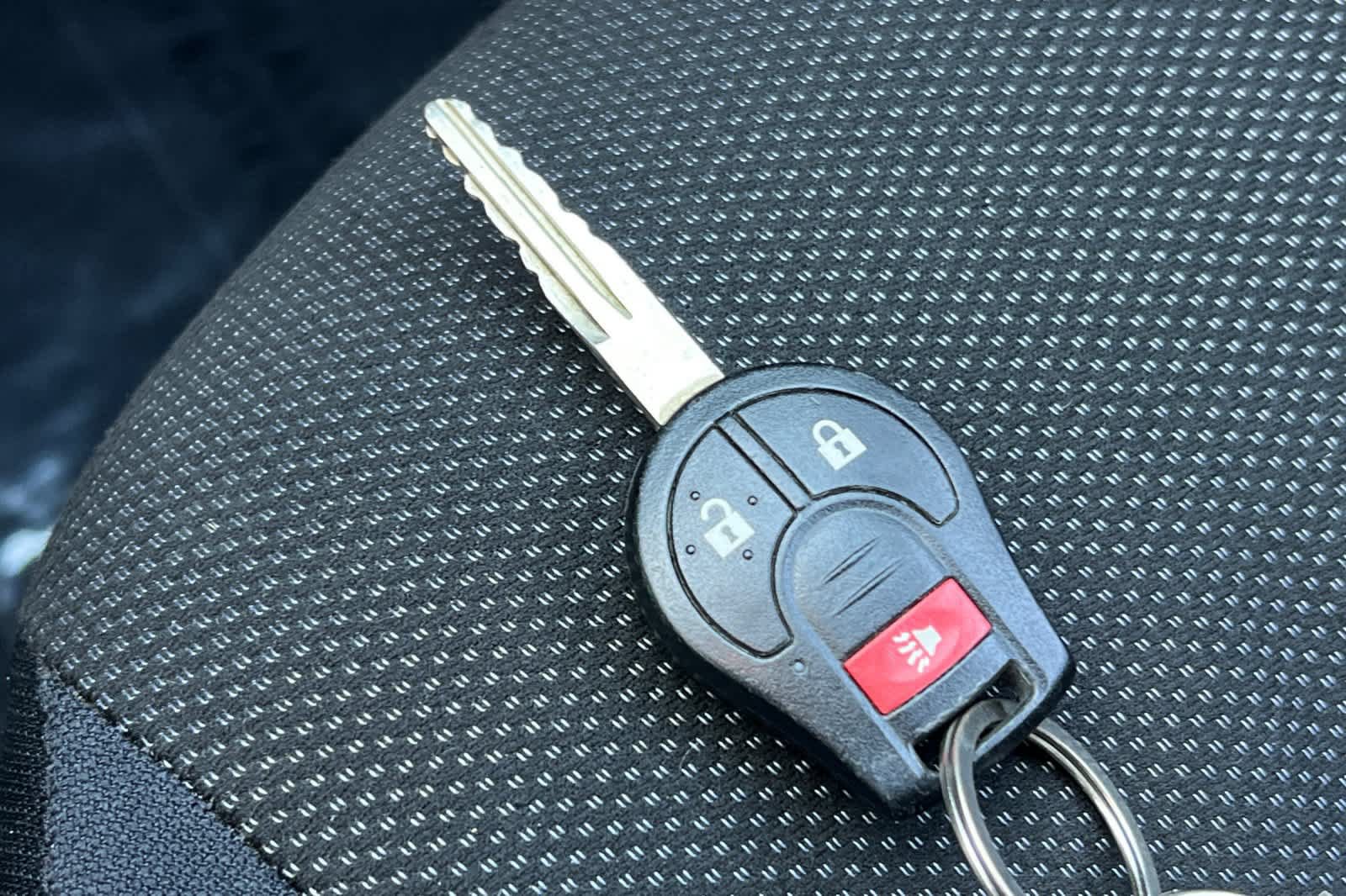 Used 2013 Nissan Juke S FWD image 34