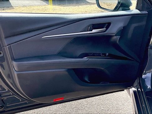 Used 2025 Toyota Camry SE image 22