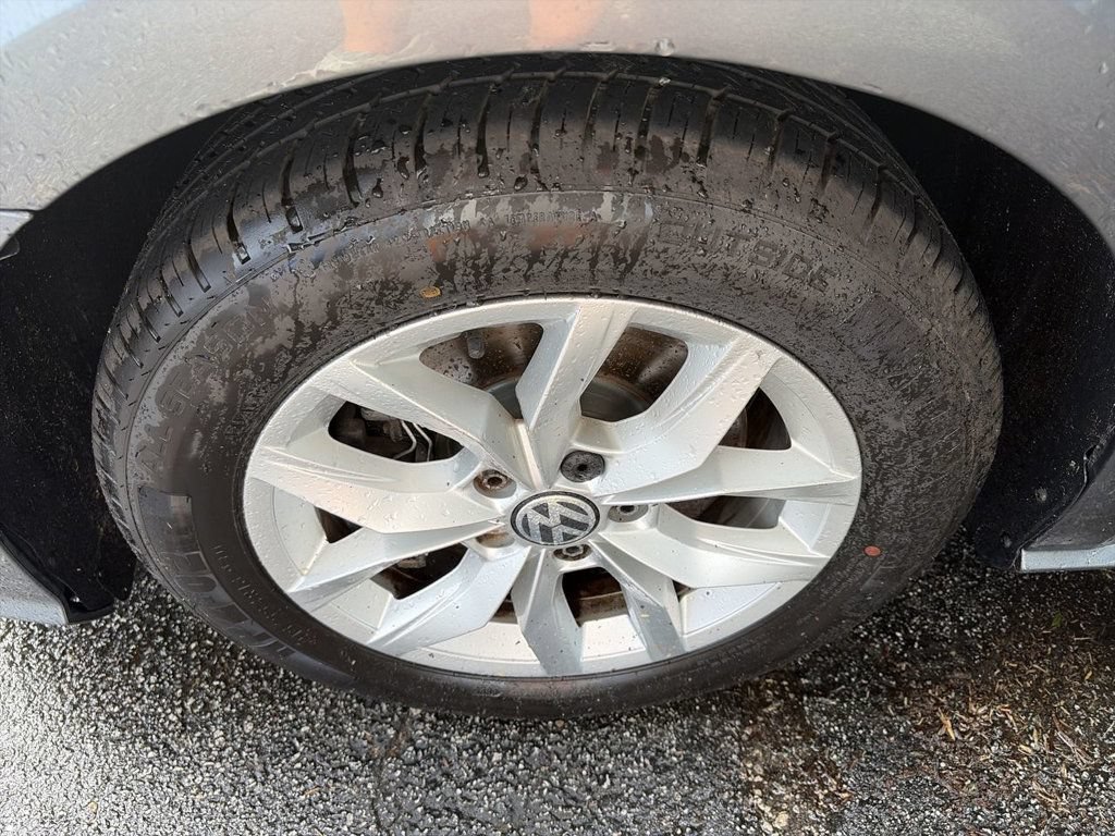 Used 2018 Volkswagen Passat 2.0T S w/ Driver Assistance Package FWD image 10