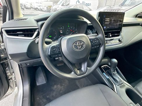 Used 2024 Toyota Corolla LE image 12