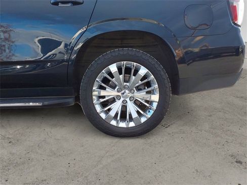 Used 2021 Chevrolet Tahoe LT w/ LT Signature Package image 14