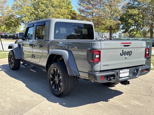 Used 2023 Jeep Gladiator Overland AWD/4WD image 8