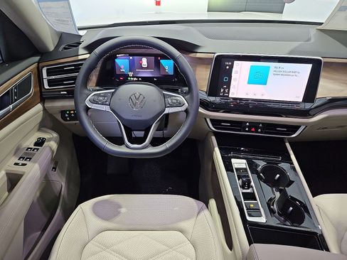 New 2026 Volkswagen Atlas SE FWD image 15