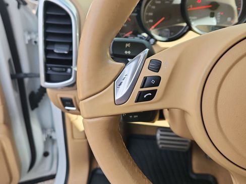 Used 2014 Porsche Cayenne S image 21