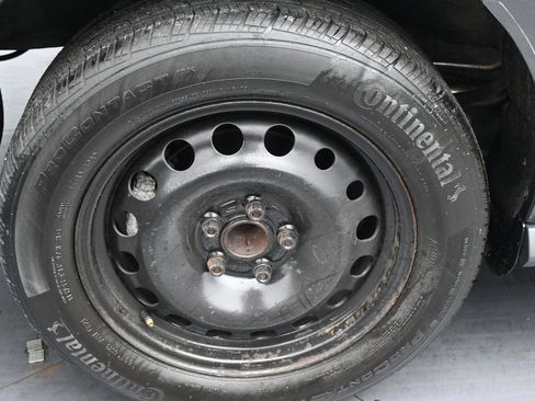 Used 2017 Ford Transit Connect XLT image 40