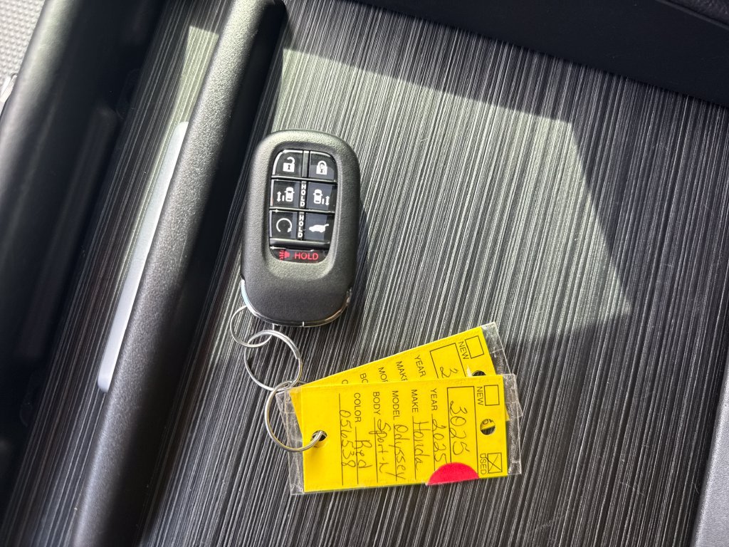Used 2025 Honda Odyssey Sport-L image 32