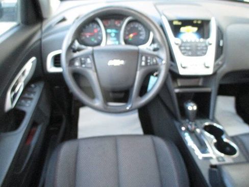 Used 2017 Chevrolet Equinox LS AWD/4WD image 18