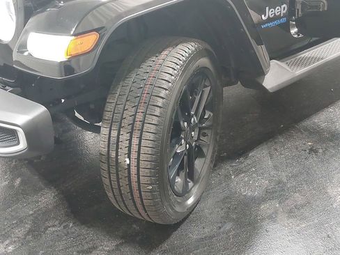 Used 2022 Jeep Wrangler Unlimited Sahara w/ Cold Weather Group image 32