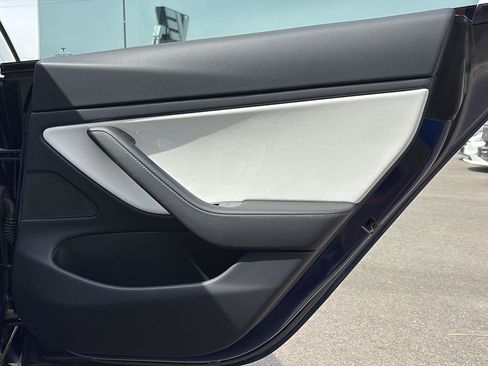 Used 2018 Tesla Model 3 Long Range AWD/4WD image 21
