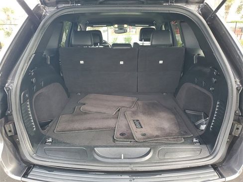 Used 2017 Jeep Grand Cherokee Altitude image 6