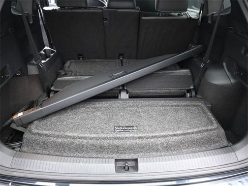 Used 2021 Volkswagen Tiguan SE R-Line w/ 3-Row Tiguan MDO Package image 29