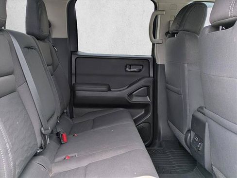 Used 2022 Nissan Frontier SV AWD/4WD image 23