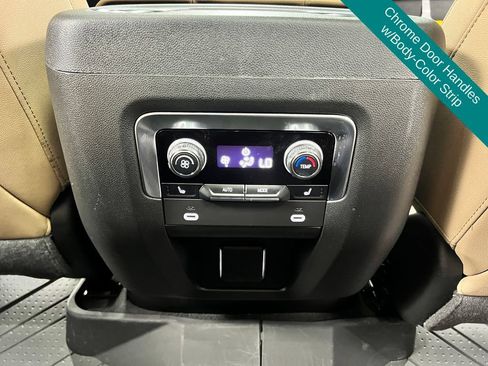 Used 2024 Chevrolet Tahoe Premier AWD/4WD image 21
