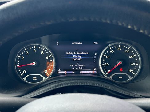 Used 2017 Jeep Renegade Limited image 22