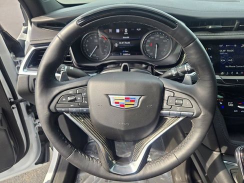 Used 2024 Cadillac XT6 Sport w/ LPO, Onyx Lite Package AWD/4WD image 38
